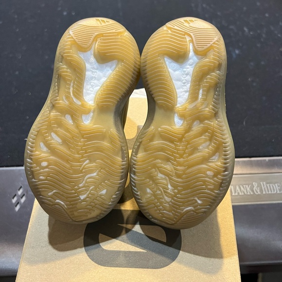 adidas Yeezy Boost 380 Blue Oat Infant 6K Q47396